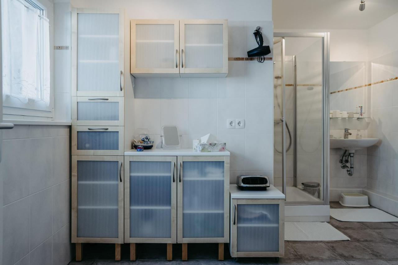 Haus Luna - Privatzimmer Im Sonnigen Suedburgenland Hackerberg Exterior photo